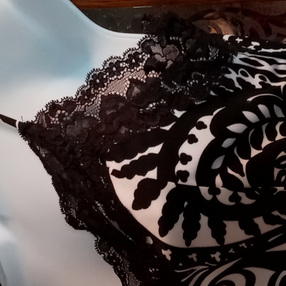 Bundle of Five, Assorted Colors, Sexy, Lacey, Camis(Sz M)❤️💚💙🤎🤍🌼 - Picture 7 of 16